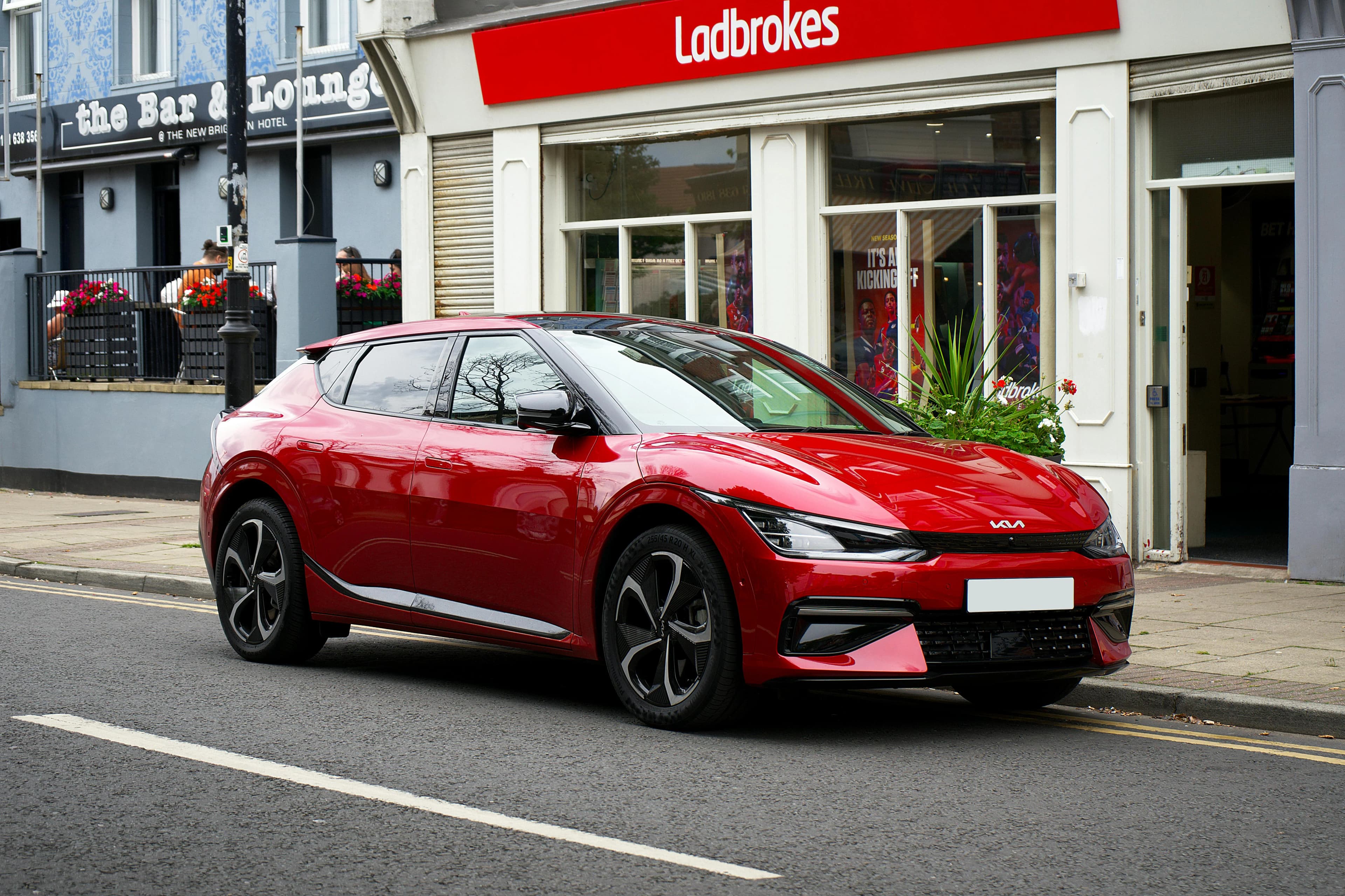 Entain Closes Over a Third of Irish Ladbrokes Shops After Sale Falls Through - Corporate iGaming news