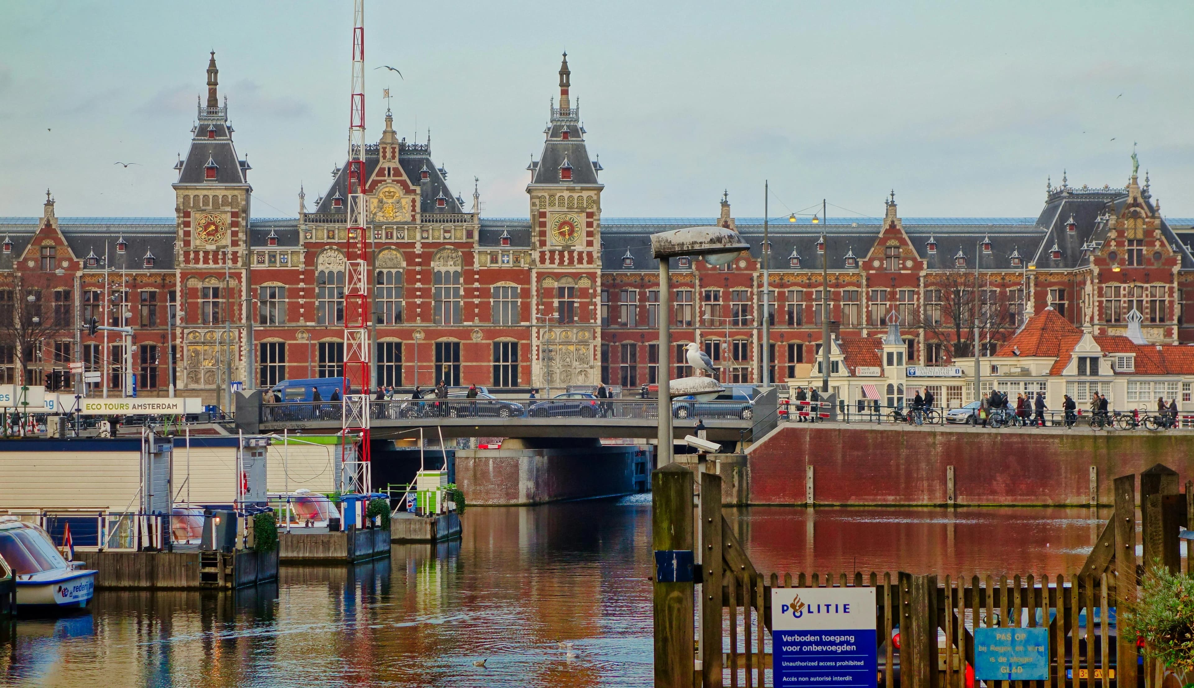 Netherlands Squeezes Operators Again as Licence Fees Rocket - Regulatory iGaming news